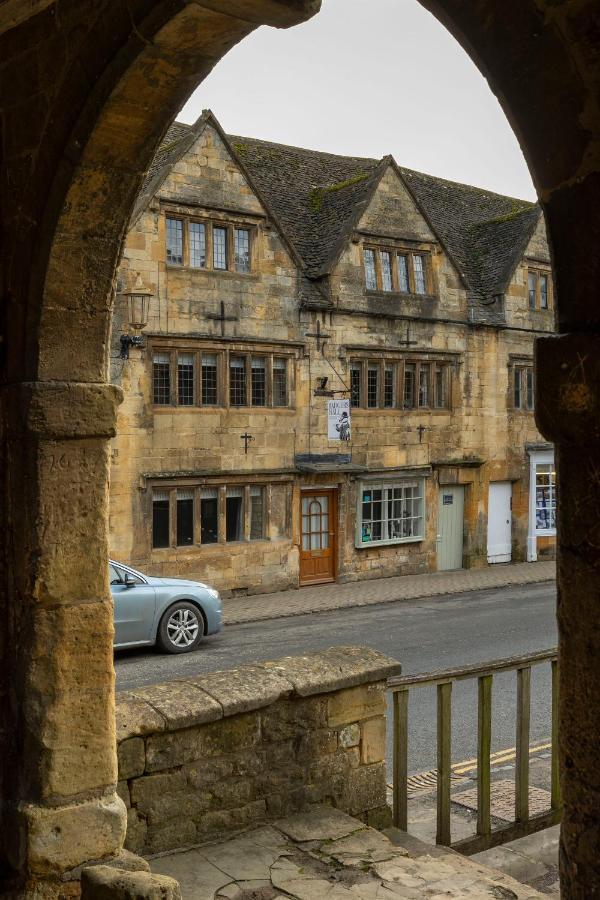 チッピング・カムデン バジャーズ ホール Bed & Breakfast エクステリア 写真