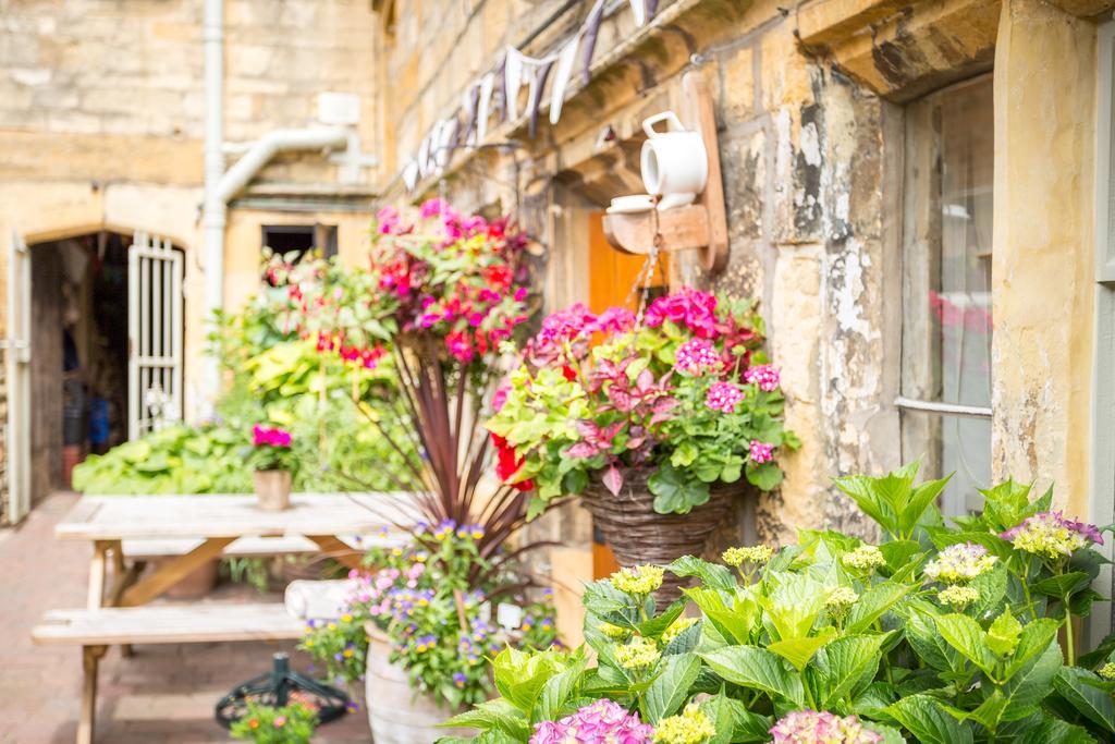 チッピング・カムデン バジャーズ ホール Bed & Breakfast エクステリア 写真